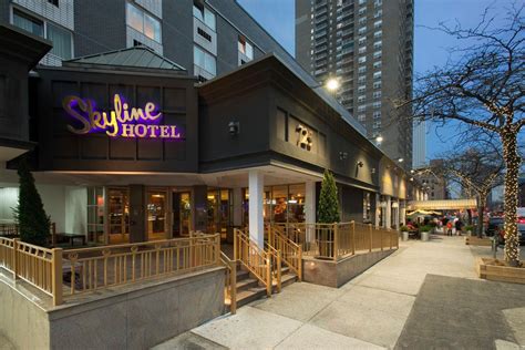 Skyline inn - Skyline Inn is a short walk to the Falls and the attractions located on Clifton Hill, and offers a range of accommodations for comfortable travel. Hallmarks of this hotel include spacious guestrooms, bunk bed suites, and family suites that can accommodate up to 6 guests.